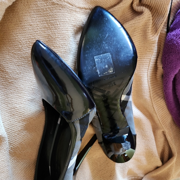 Burberry pumps black shoes - Picture 3 of 5
